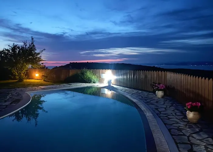 Вилла Anemomilos