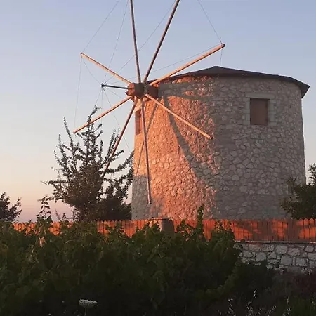Βίλα Anemomilos Ασπρογερακάτα